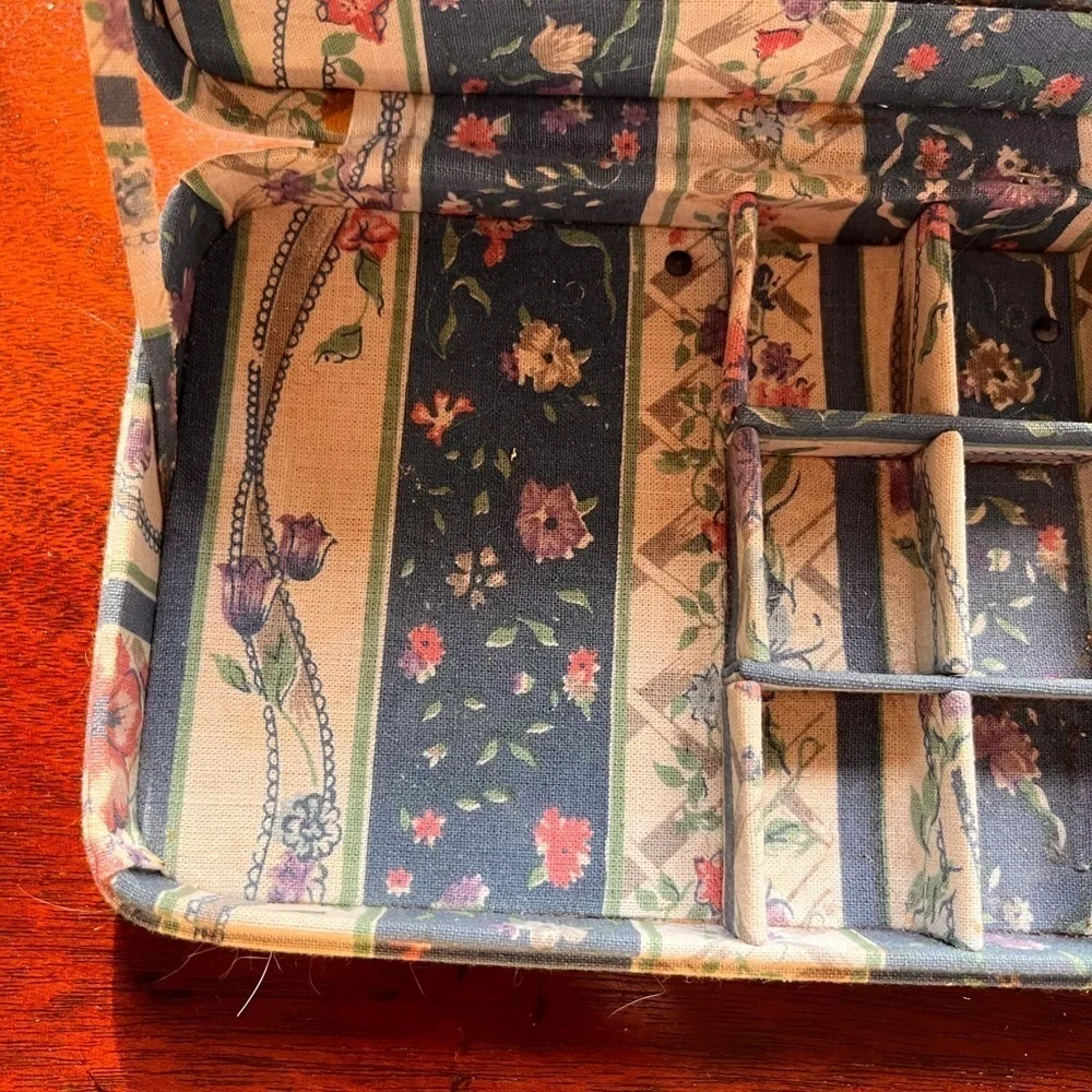 Vintage fabric jewelry box mirror inside. Travel jewelry box